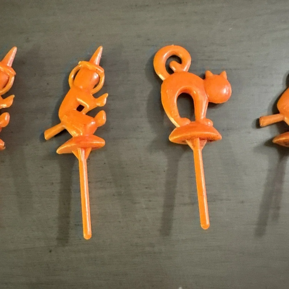 Vintage Halloween‎ Plastic Cake Toppers Cupcake Picks Lot Hong Kong